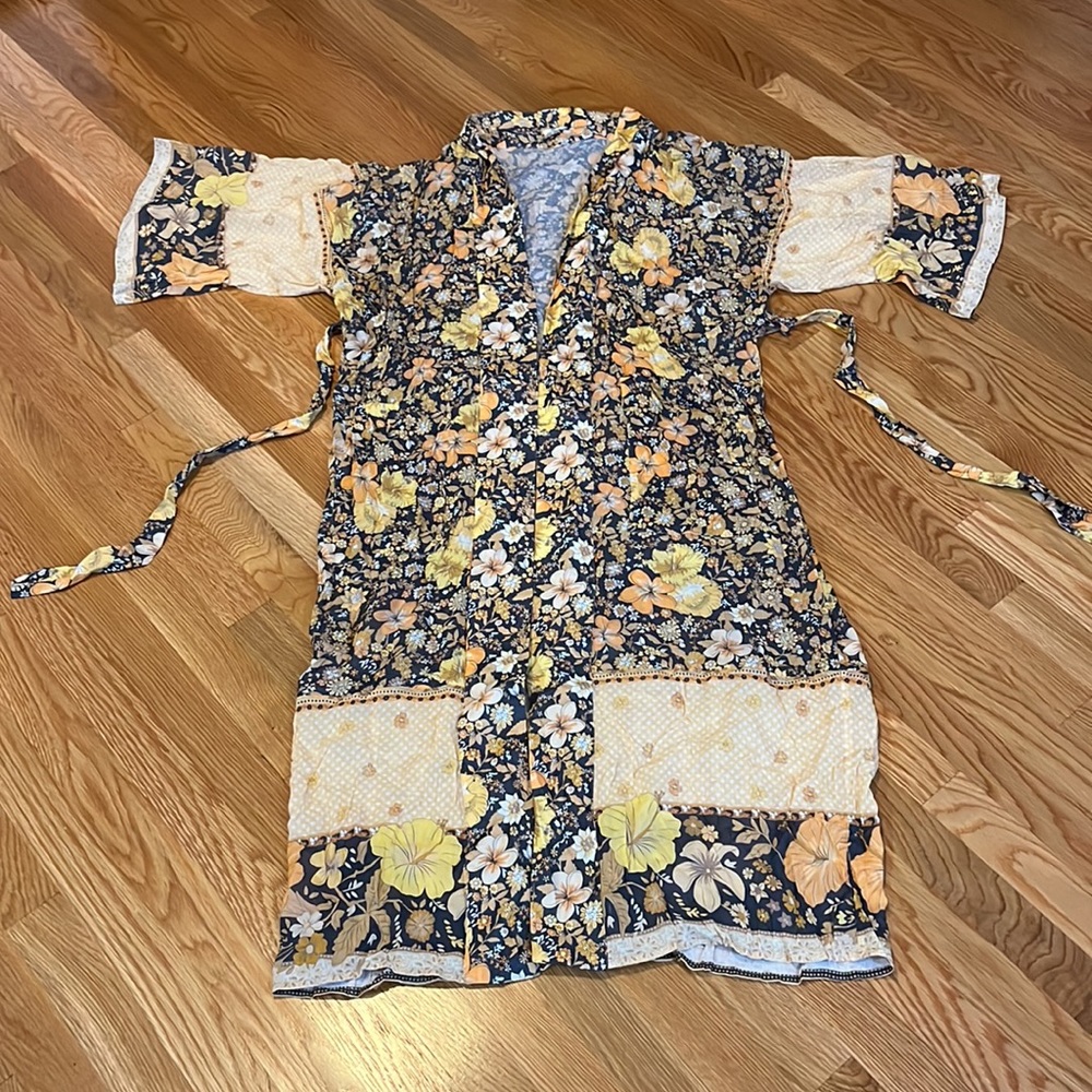 Spell Floral Patterned Robe - Yellow and Black - Picture 6 of 11